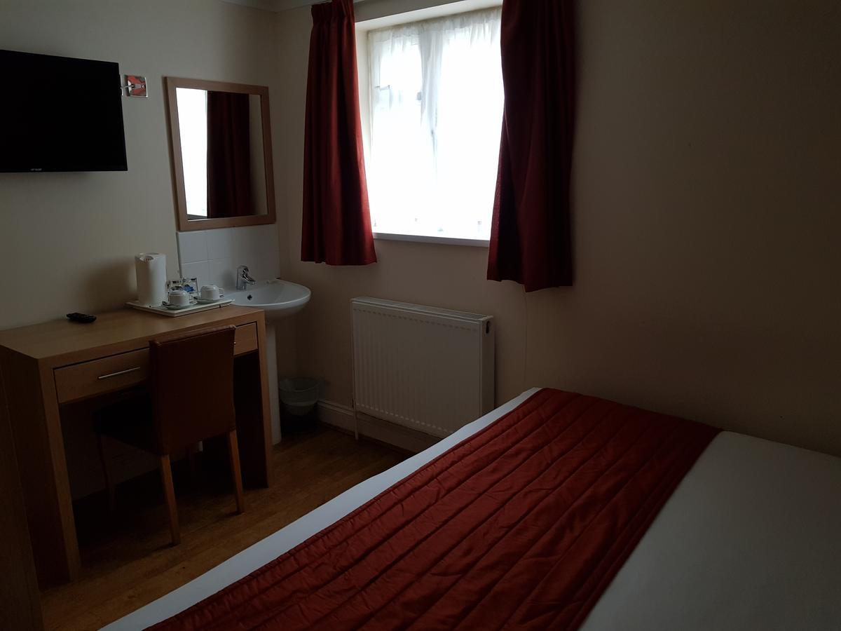 Forest View Hotel Лондон Екстериор снимка