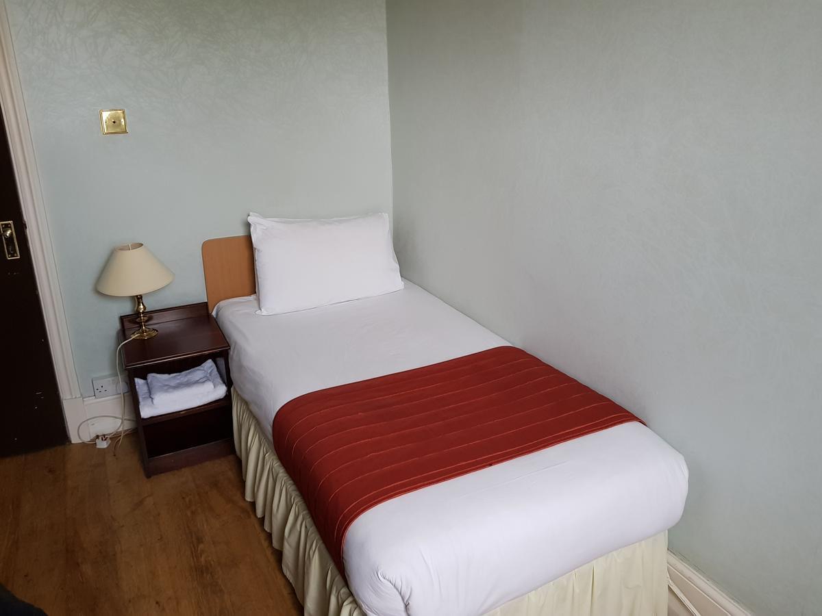 Forest View Hotel Лондон Екстериор снимка