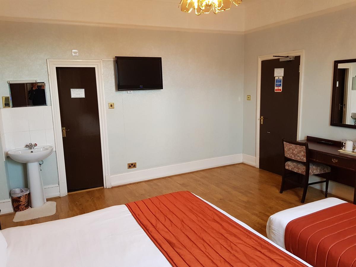 Forest View Hotel Лондон Екстериор снимка
